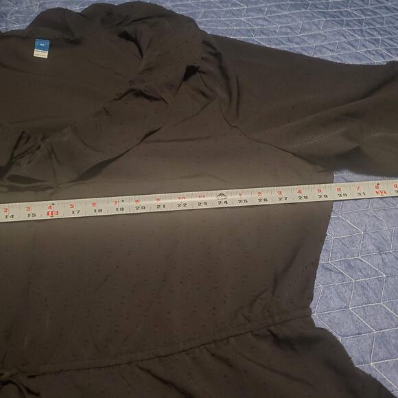 OLD NAVY ~ New! Plus 4X ~ Black Clip-Dot Ruffle Trim Blouse Black - Picture 9 of 10